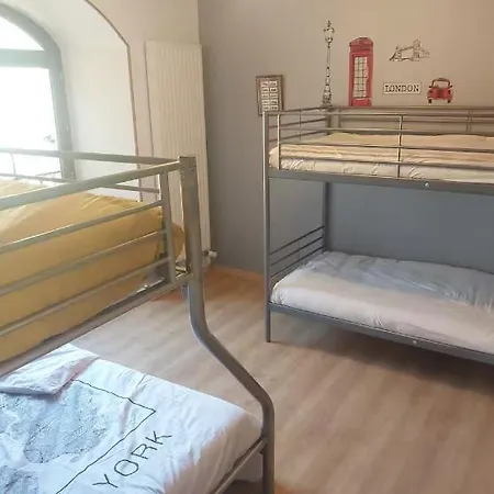 Grande Maison Avec Piscine, 6 فيلة