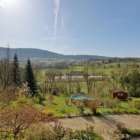 Grande Maison Avec Piscine, 6 * Saint-Bueil