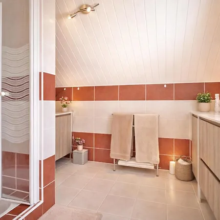 Grande Maison Avec Piscine, 6 Villa